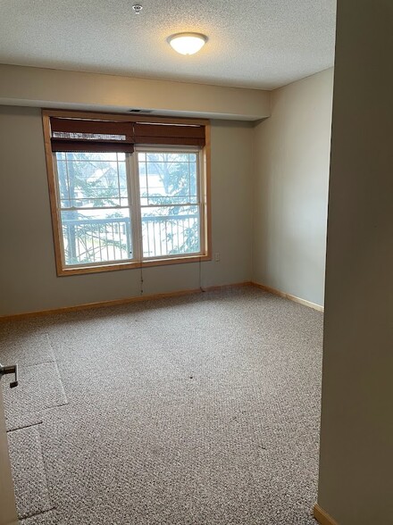 2nd Bedroom - 2530 E 34th St