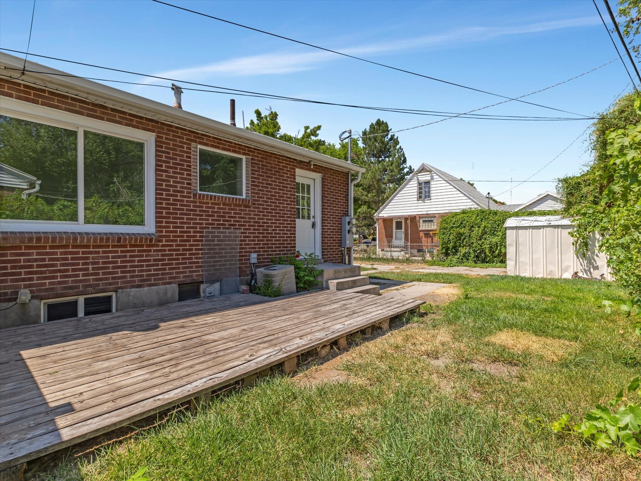 Building Photo - 710 N Oakley St