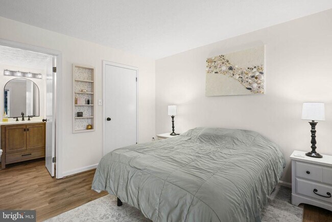Building Photo - 44759 Woodlake Ct
