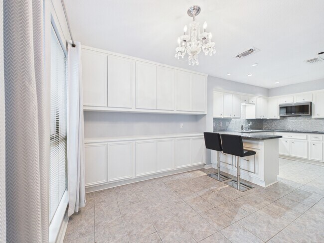 Building Photo - 7655 S Braeswood Blvd