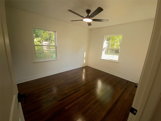 Building Photo - 610 Fostoria Ln