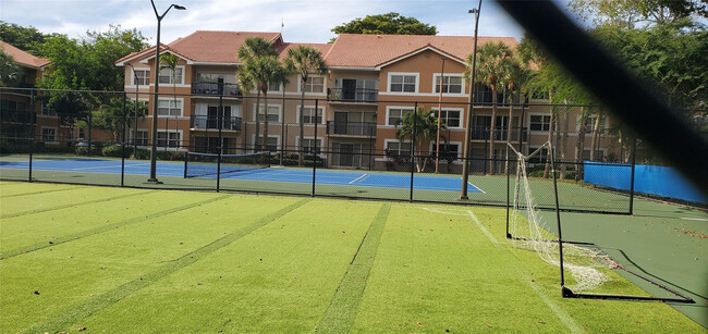 Building Photo - 8781 Wiles Rd