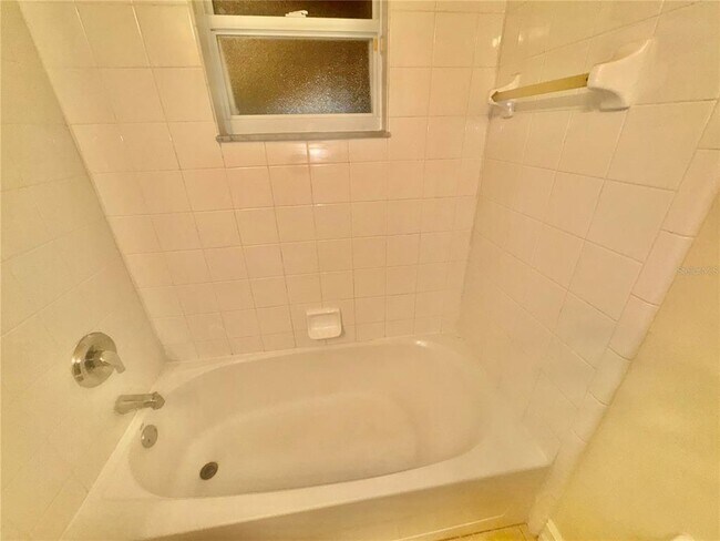 Building Photo - 909 Gateshead Ct