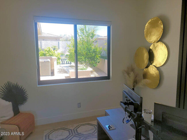 Building Photo - 10694 E Firethorn Dr
