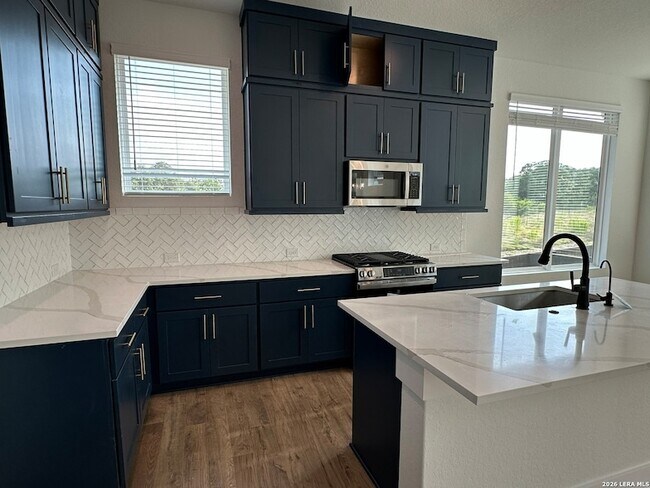 Building Photo - 20675 Huebner Rd