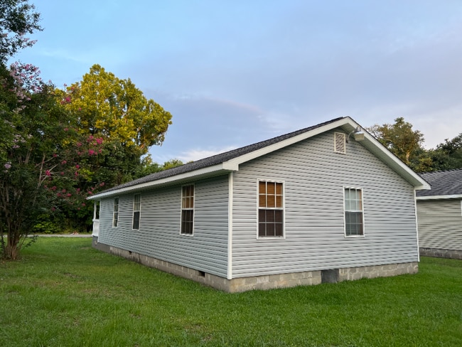 Building Photo - 607 Howard Ave