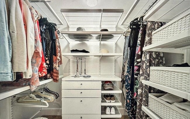 Building Photo - 1100 Scotia Dr