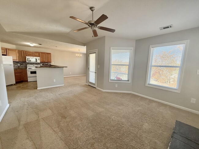 Building Photo - 1006 Brookhollow Dr