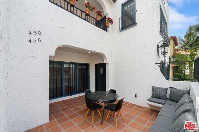 Building Photo - 458 N Sierra Bonita Ave