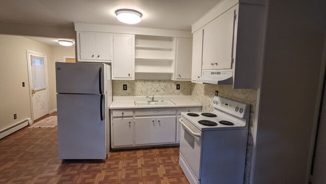 Building Photo - Charming 2-Bedroom 1-Bathroom Single Family Home Near Foxwoods