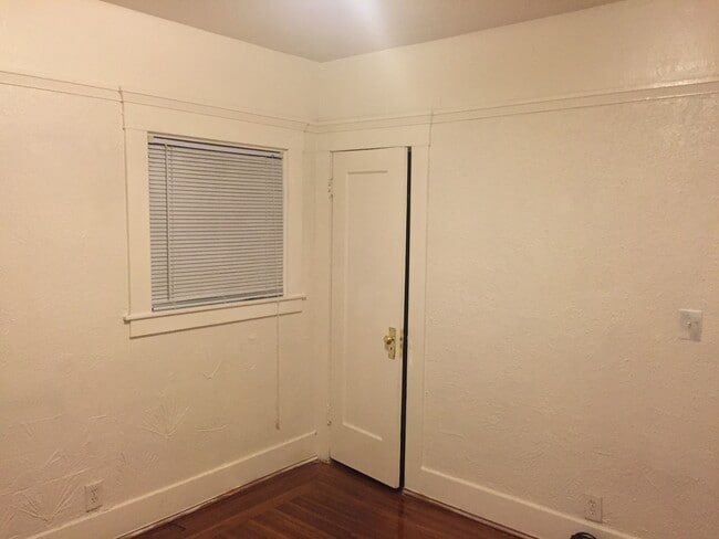Building Photo - 5440 Trask St