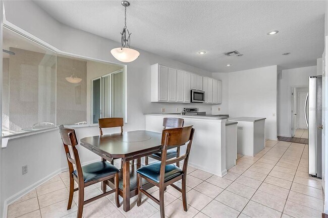 Building Photo - 942 Kingsridge Cir