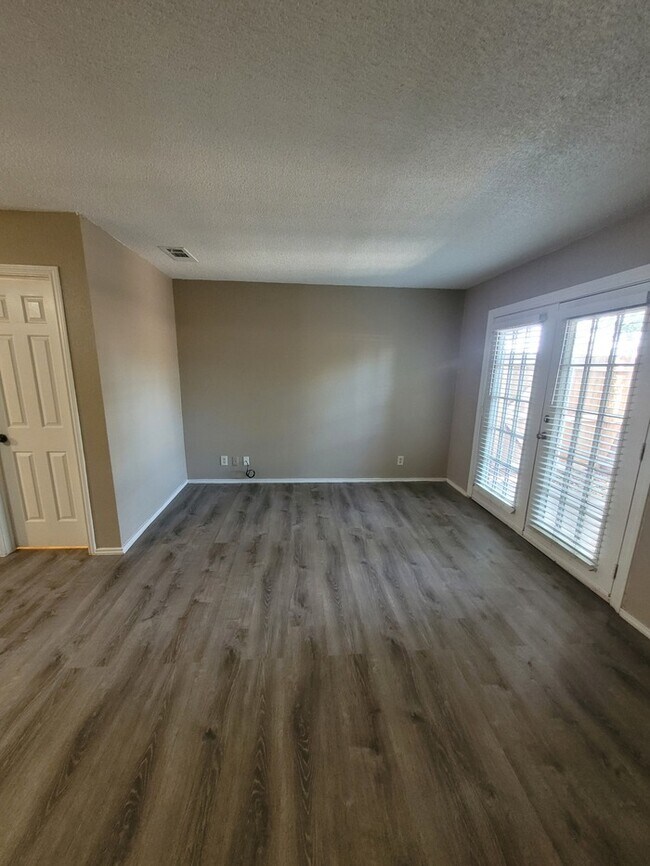 Building Photo - 2 story, 2 bed 2.5 bath townhome at Sagewo...