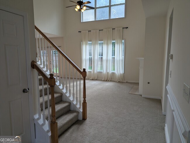 Building Photo - 212 Autumn Trail