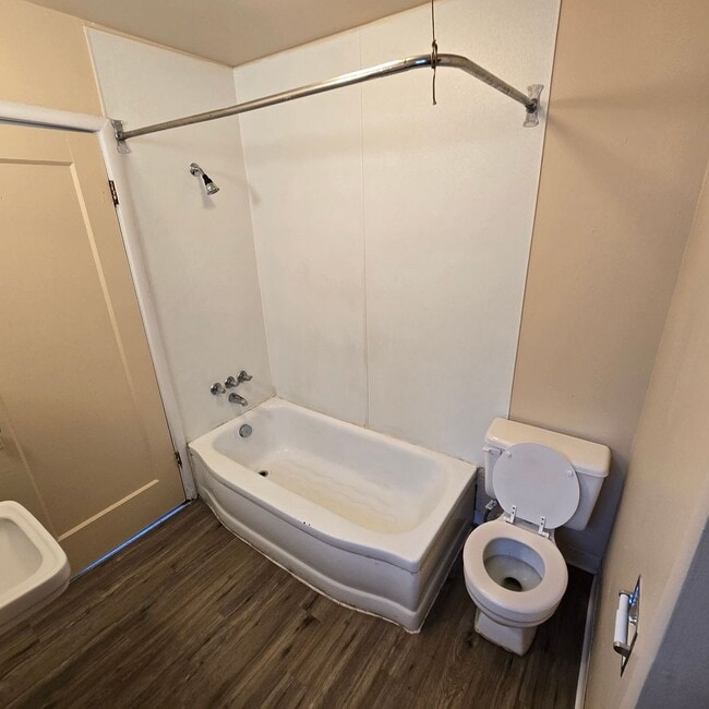 Building Photo - 625 N 8th #B