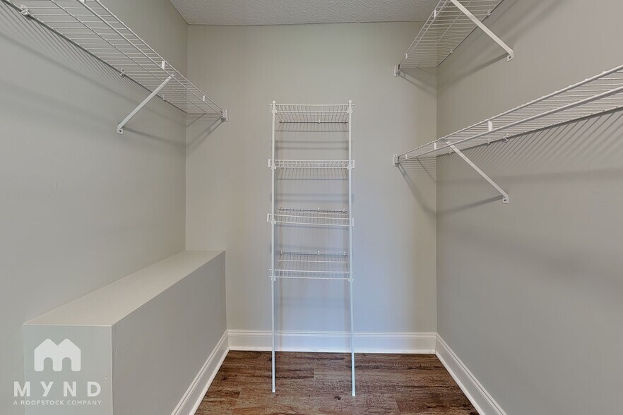 Building Photo - 54 Pedernales Dr