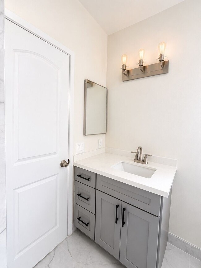 Building Photo - JUST REDUCED! Renovated Studio | Parking Included | $1,499