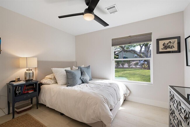 Building Photo - 5000 Lansing Dr