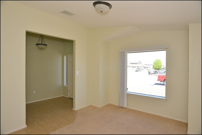 Building Photo - 10045 Paloma Dr