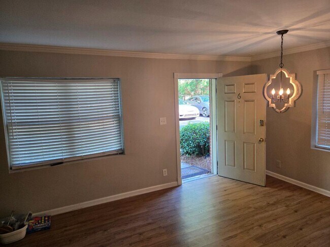 Building Photo - 430 Lindbergh Drive NE