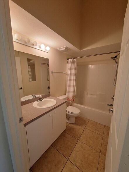 Building Photo - 25727 Lake Amelia Way