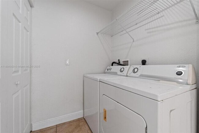 Building Photo - 3 bedroom in Miramar FL 33023