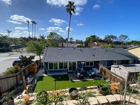 Building Photo - 970 Woodlake Dr