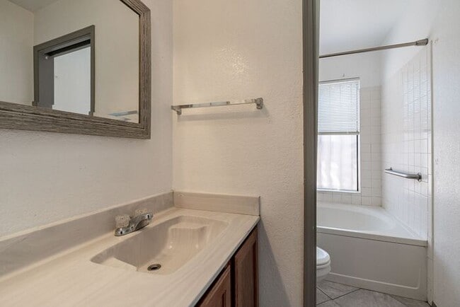 Building Photo - 2434 N Palo Hacha Dr