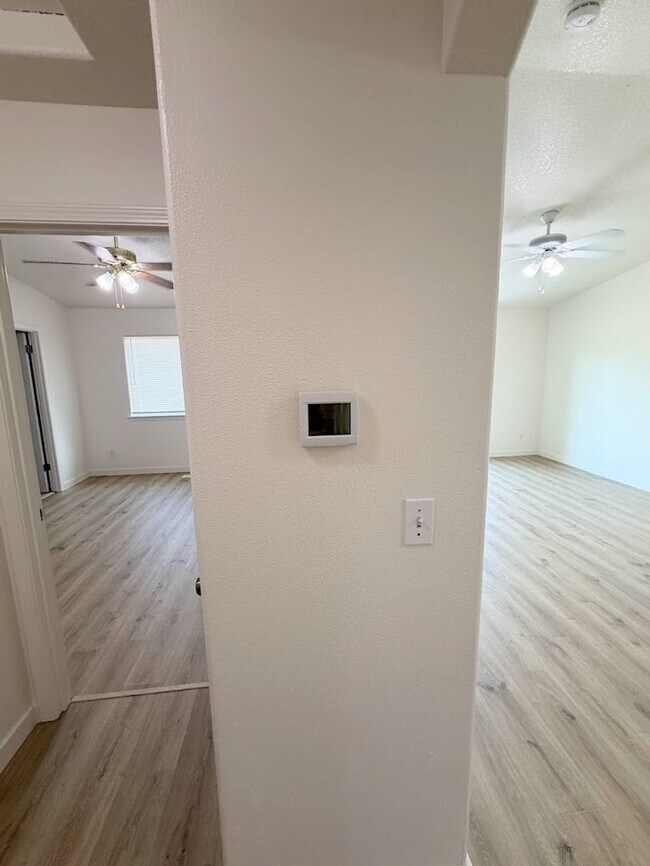 Building Photo - Fontana Duplexes