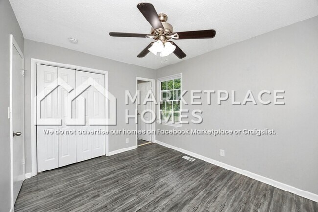 Building Photo - 4002 Summerhill Dr NW