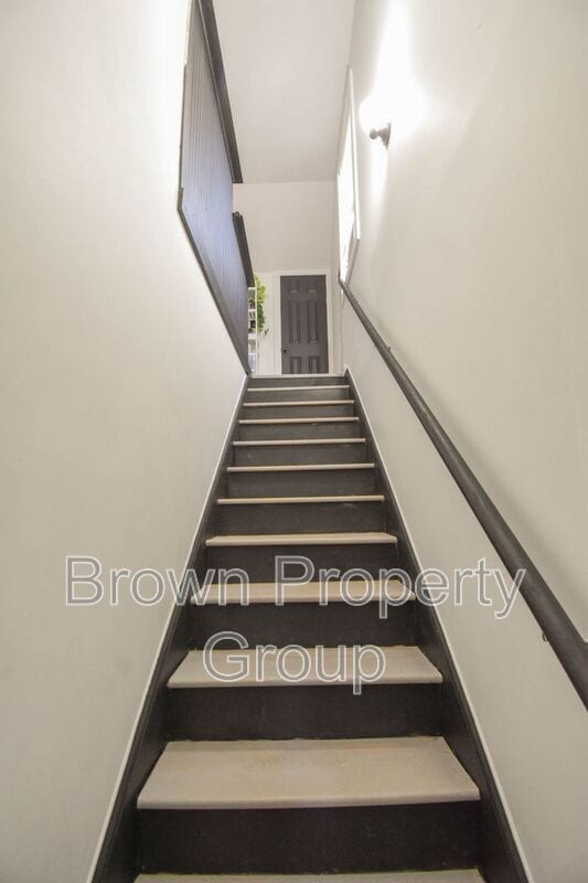 Building Photo - 737 Overhills Rd