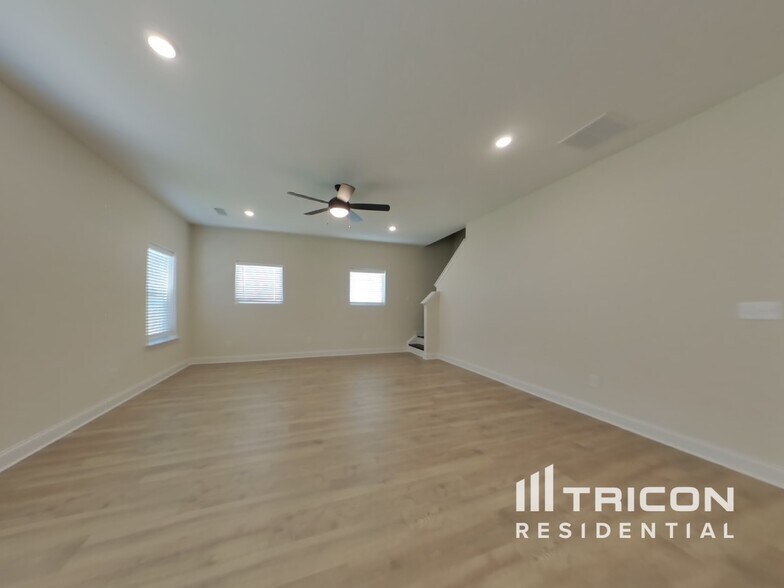 Building Photo - 635 Cantrell Dr