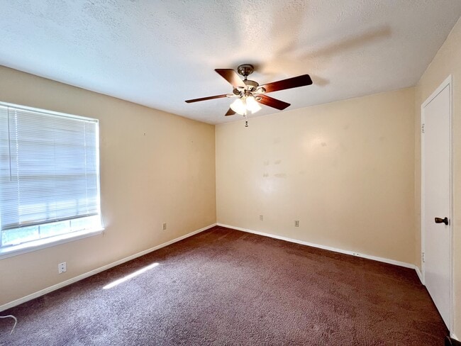 Building Photo - 707 Ruth Ct