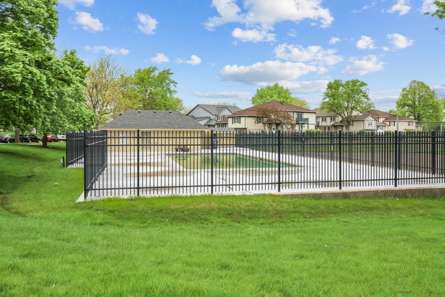 Building Photo - 334 Plumwood Ct