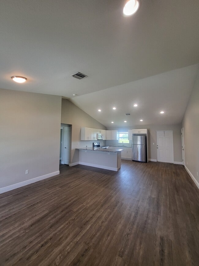 Building Photo - 8309 Lena Ct
