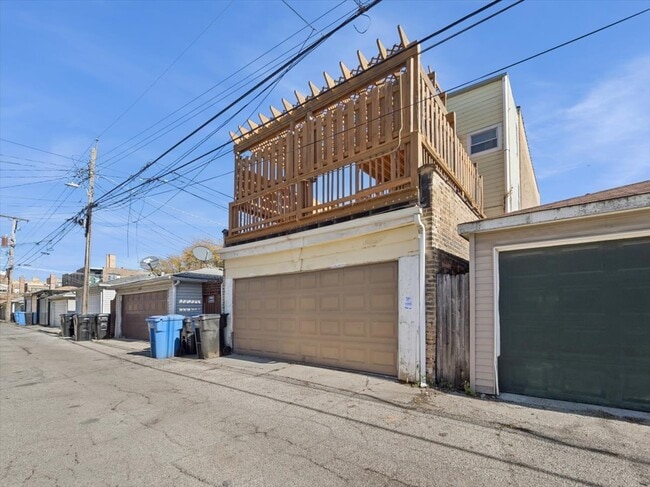 Building Photo - 4720 N Springfield Ave