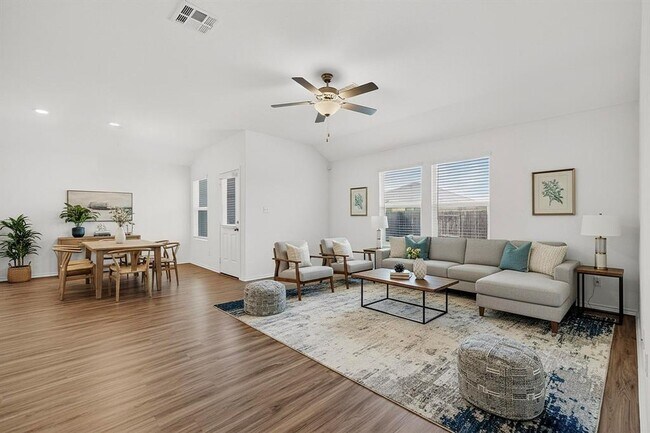 Building Photo - 107 Bear Oak St