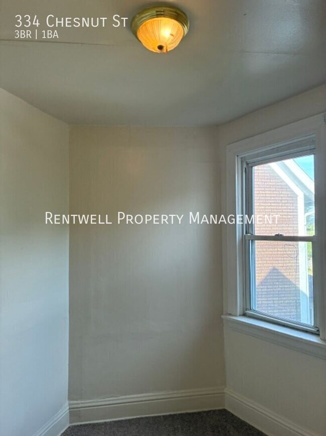Building Photo - 334 Chesnut St-