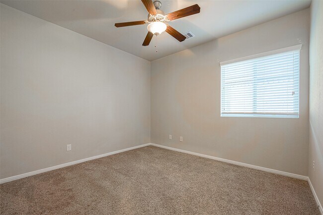 Building Photo - 5207 Chester Springs Ln