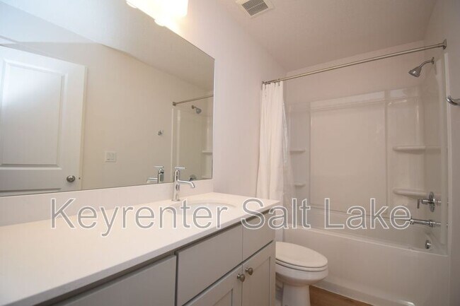 Building Photo - 4479 S 500 E