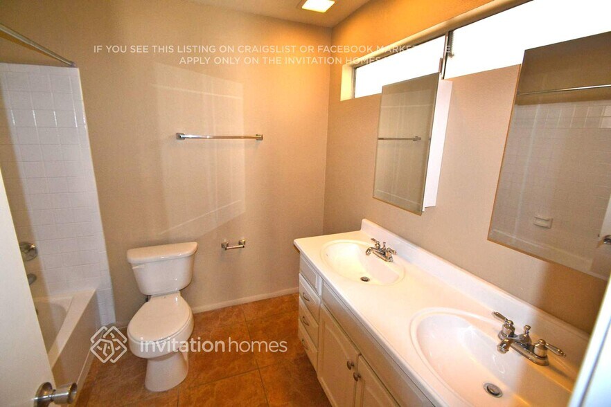Building Photo - 6432 W Christy Dr