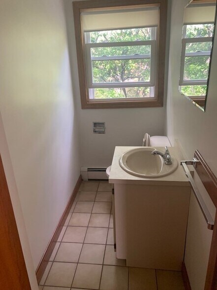 Building Photo - 13 Aiello Dr