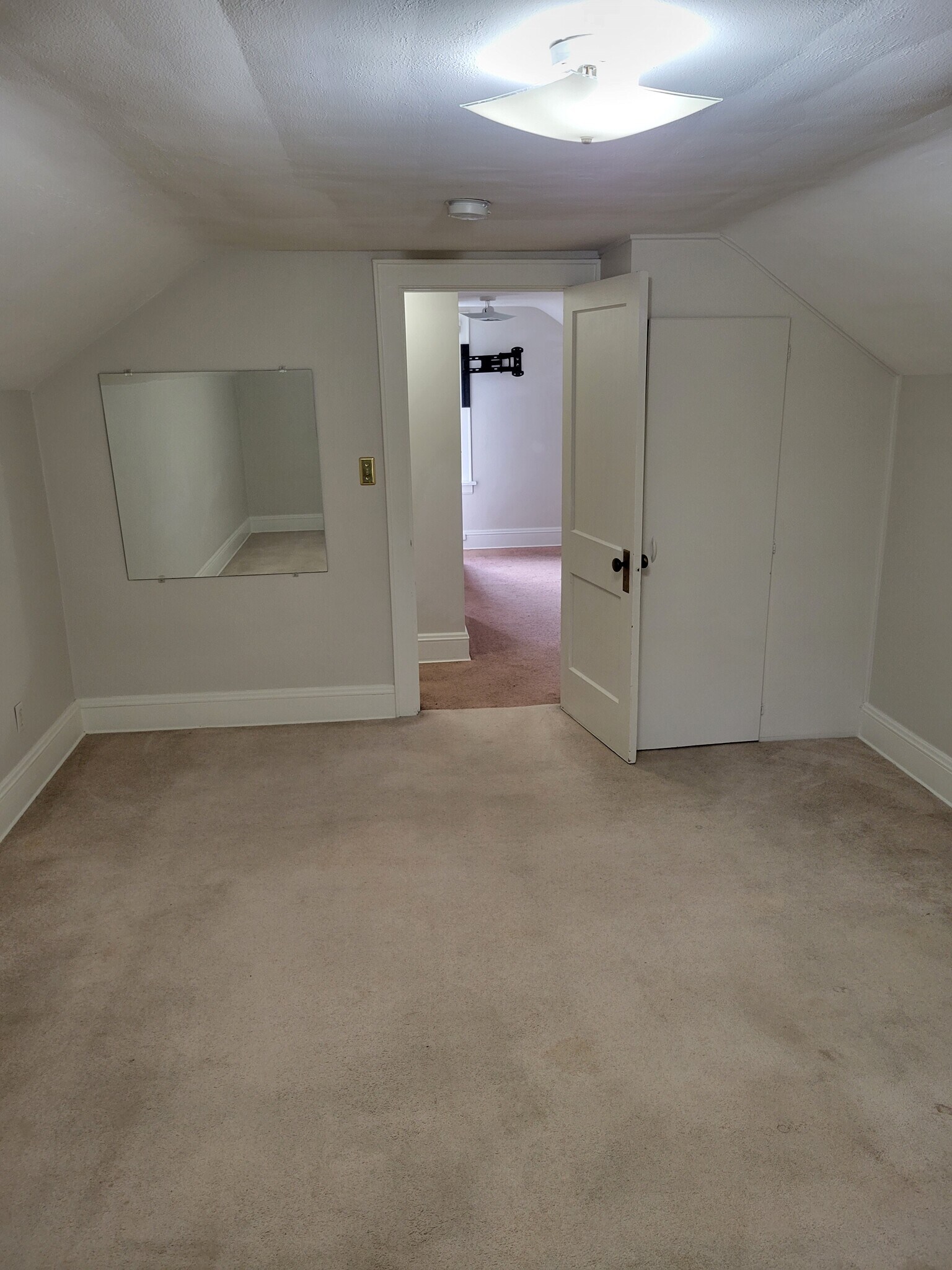 Building Photo - 1448 Massillon Rd