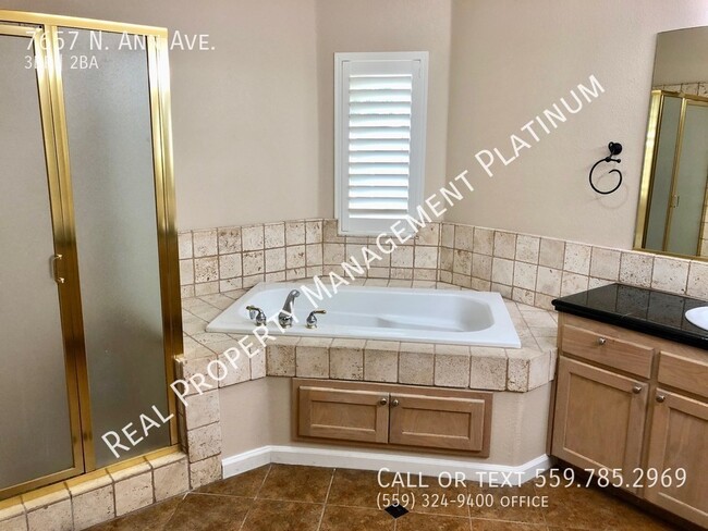 Building Photo - $2,250 Willow & Alluvial 3 Bedroom home - ...