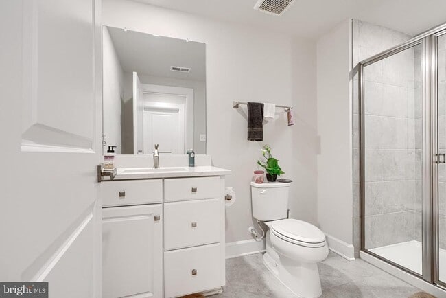 Building Photo - 7123 Starmount Ct
