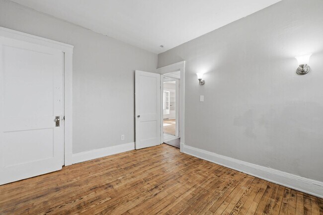 Building Photo - 11611 Fairport Ave
