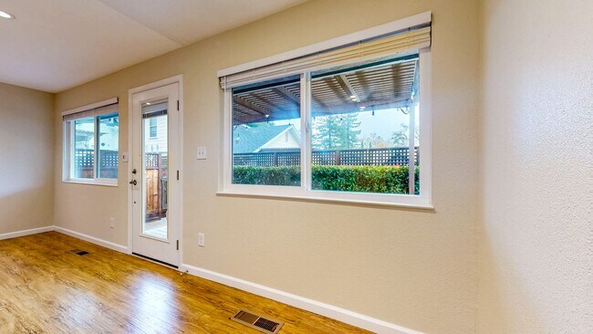 Building Photo - 1145 Edwards St