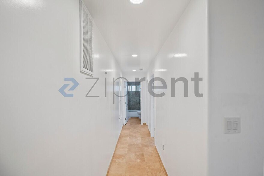 Building Photo - 9627 Alcosta Blvd