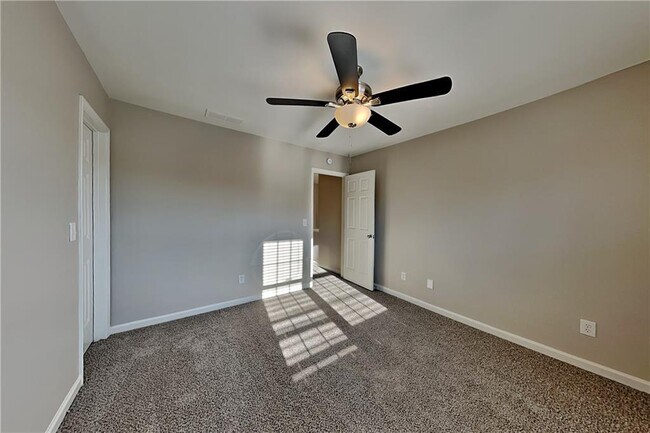 Building Photo - 149 Crestview Dr