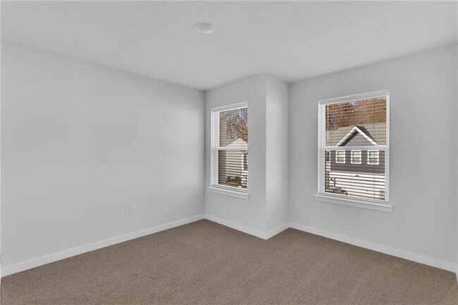 Building Photo - 126 Scotland Ln